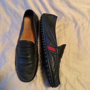 GUCCI men’s black driving loafers
